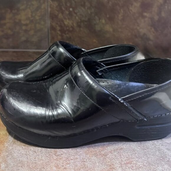 Patten Leather Professional Dansko Clog - Picture 3 of 5
